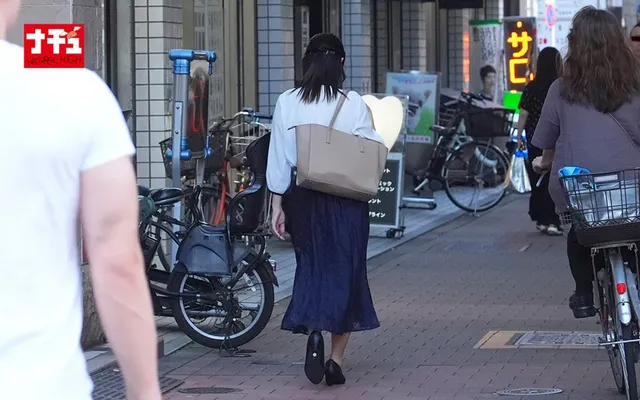 街で見つけたのは推定Hカ… 奥突きバウンドピストンでイキ壊れた女5 巨尻妻