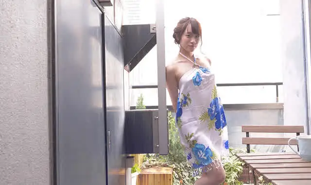 くすぐり・足裏フェチ必見… 大人気女優 桐山結羽ちゃんの足裏くすぐり！
