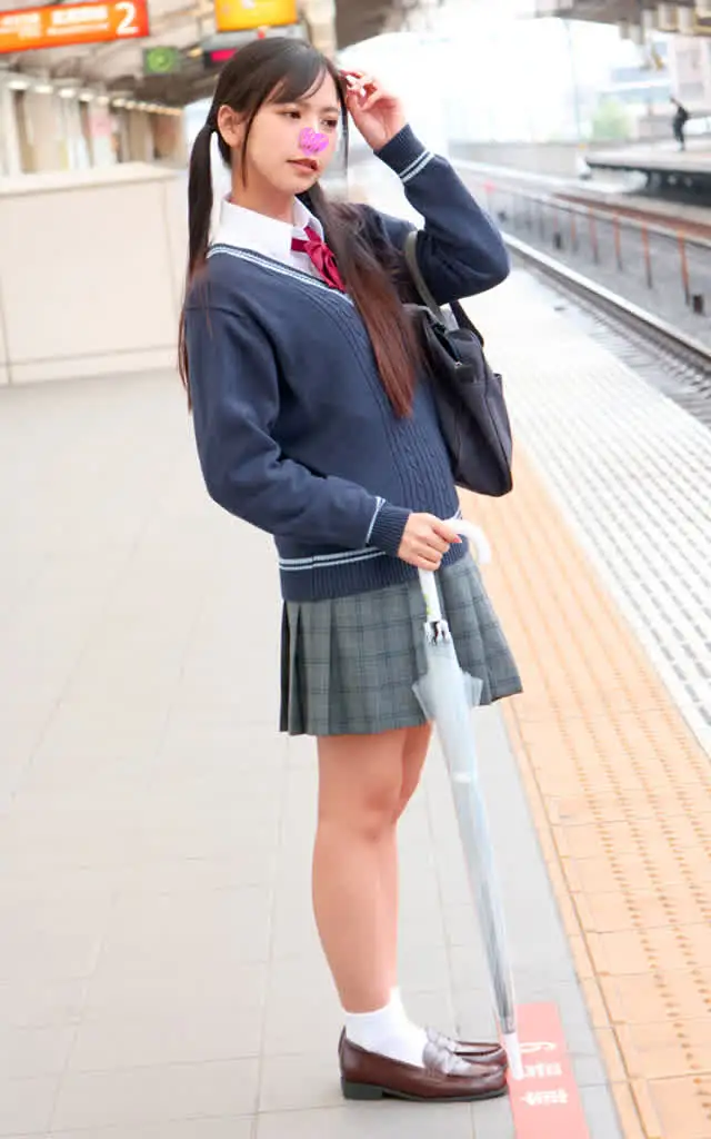 【褐色ミニデニム娘を大男… 高揚 さき（仮名）
