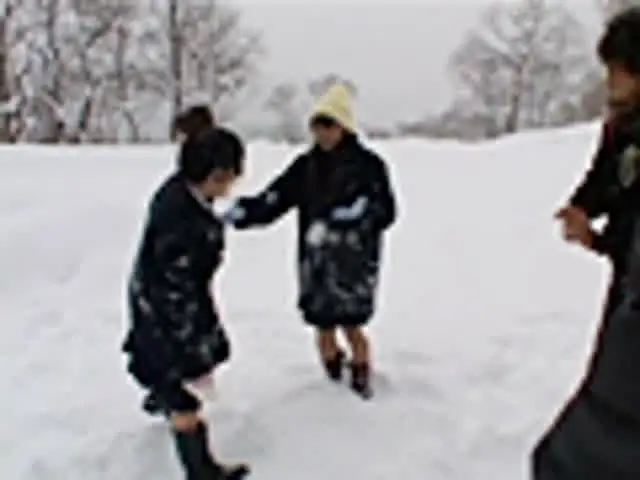 雪国に住む色白でピュアな… 雪国痴漢
