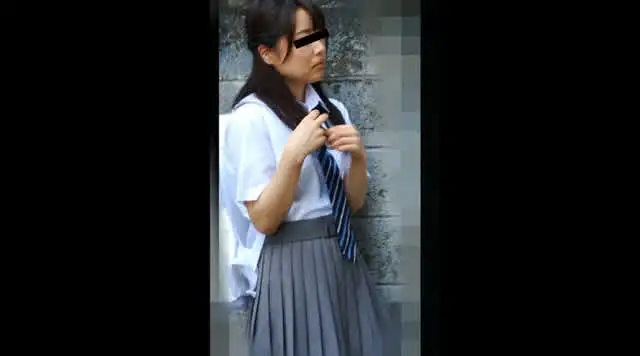 何歳でしょうか？夏休みだ… 《種付けライブハウス痴漢》幼い女の子に生チン生交尾！