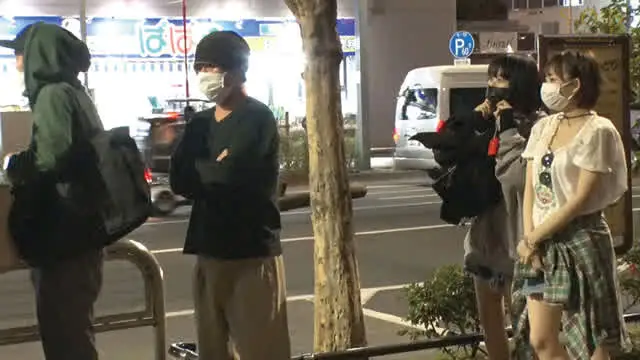 フェスの帰りの長距離バス… フェス帰りのノリノリ美少女を夜行バスで密着痴漢