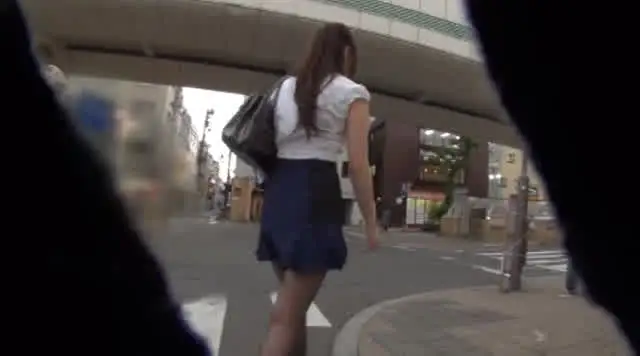 一人で外を歩いている時に… 暗がりをひとり歩く仕事帰りのOLたちを狙ってレイプ