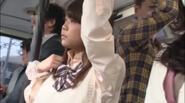 声の出せない場所でされる… 女子校生登下校痴漢 Vol.4