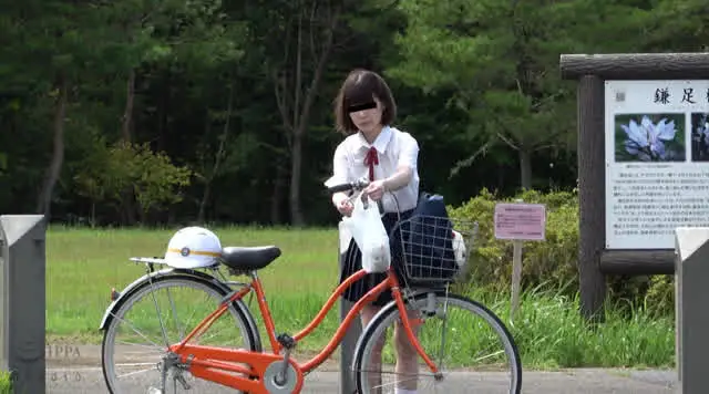 レイパー達が車でターゲッ… 自転車通学の○学生びしょ濡れ雨宿り野外レイプ映像