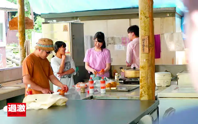 楽しいはずのキャンプが一… 痴漢師にローターを挿れられ失禁イキする美尻女