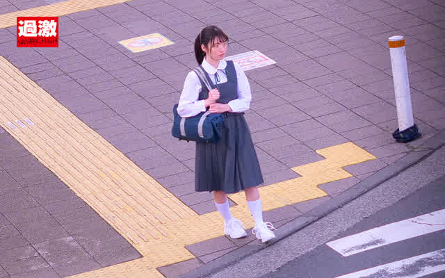 共有廊下で出会うたびに近… 同じマンションに住む女の子を連日指入れ痴漢