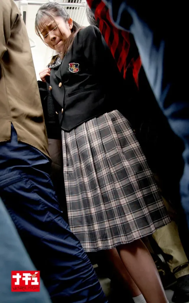有名お嬢様学校に通う敏感… ロングスカート女学生羞恥2 ちくび高感度娘
