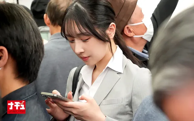 モデル体型!8等身!今回… パンスト穴あけ指入れ羞恥で感じまくる美脚女4