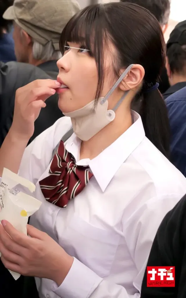 満員電車で見つけたのは大… 巨乳少女羞恥電車3 嗚咽イラマ関西娘