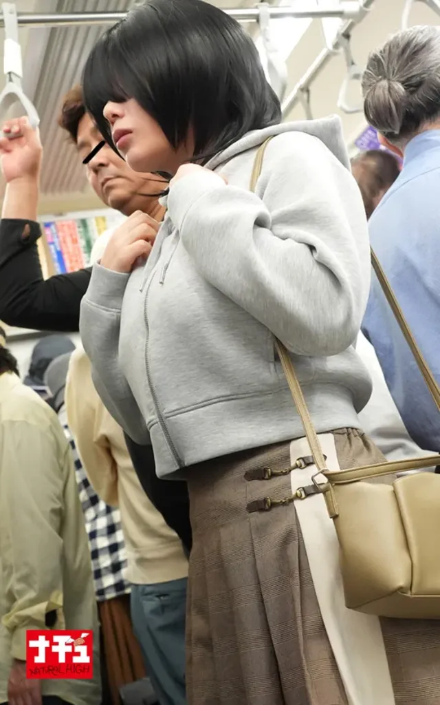 今回の獲物はむっつり陰キ… 目隠れ女子中出し羞恥 むっつり陰キャ黒髪娘