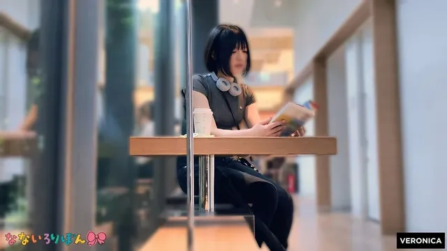 黒髪ショートボブの女の子… 多分1浪Fラン女