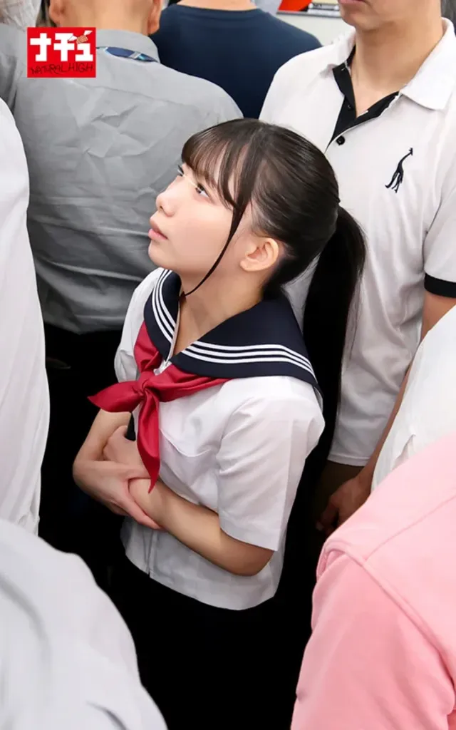 電車内で遭遇したのは通学… 連射電車2 推定146cm 色白もち娘