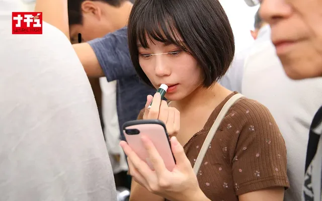 混み合う電車内で見つけた… 乳首開発電車 敏感お漏らし微乳女Ver.3 地味Bカップ娘