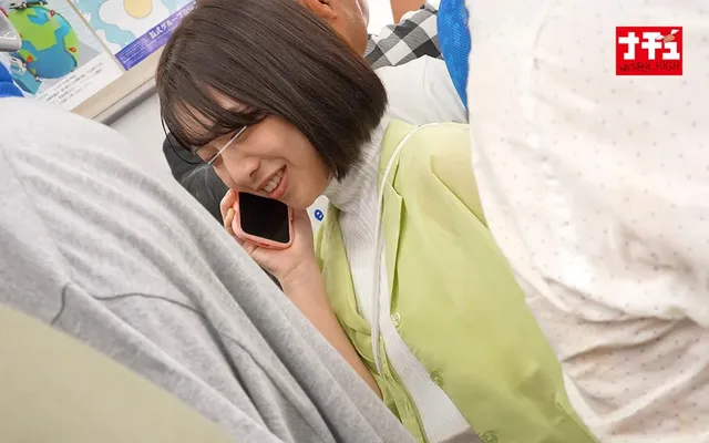 混み合う電車内で見つけた… 乳首開発電車 敏感お漏らし微乳女Ver.3 華奢Aカップ