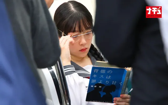 満員電車で出会ったのは地… 対面羞恥でベロキス発情娘7 涎まみれ陰キャJ○