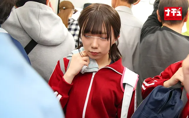 ターゲットは練習終わりの… 通学電車で突然ジャージをずり下げられるスポーツ女子