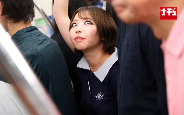 電車内で見つけた韓流メイ… オルチャンメイク美少女羞恥4