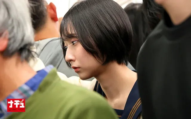 ターゲットは大きな胸の素… 巨乳少女羞恥電車4 玩具イカサレ素朴娘