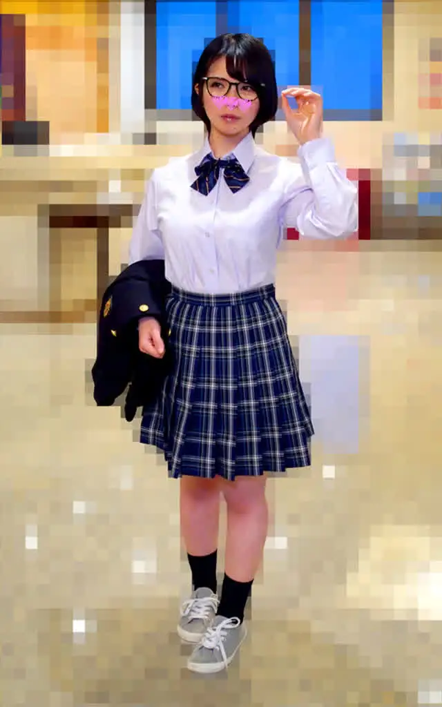【愛らしいメガネ女子！館… 高揚 ねねちゃん（仮名）