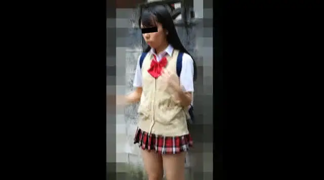 なんちゃって制服のコスプ… 《種付けライブハウス痴漢》コスプレ女子、生ハメ交尾