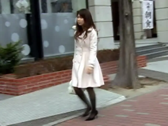 上品でおっとりしたお嬢様… 奴隷女の烙印★純情女子大生 椎名麻里