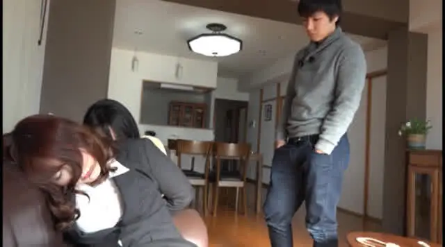 サイト「危機に陥った女た… 茉莉＆雅子 襲われた女