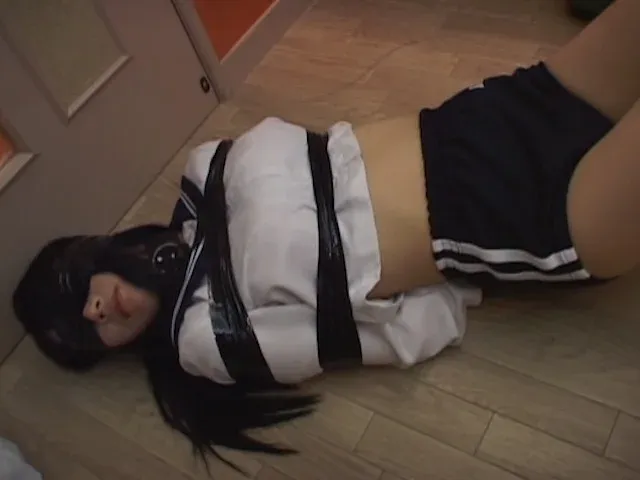 街で出会った少女を○禁し… 声も出せずに……ホテル○禁少女 2