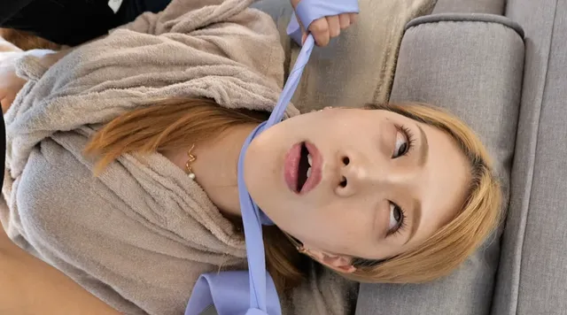 美しき現代女性の変態性を… アブノーマルライフ～生活密着型首絞め人間創生～