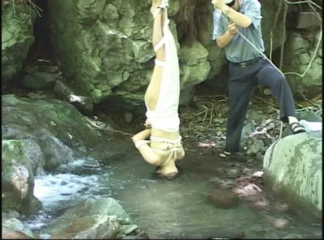 野外に連れ出し鞭連打、挙… 緊○奴 鞭打ち針刺し電球熱責め